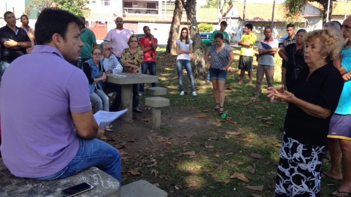 Moradores fazem abaixo-assinado por revitalização da Praça Waldemar Teixeira, em Guaratiba