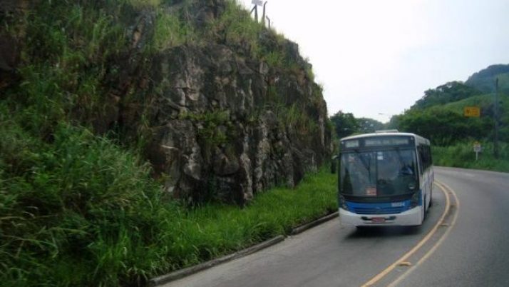 Caiado cobra retorno da linha de ônibus que atende aos moradores de Guaratiba.
