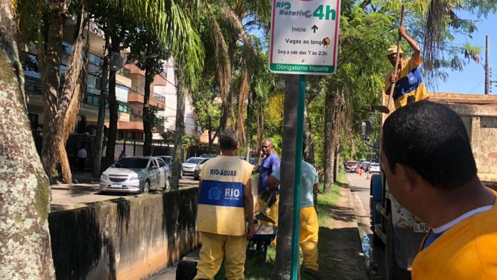 Prefeitura inicia limpeza no Canal da Av. Fernando de Mattos
