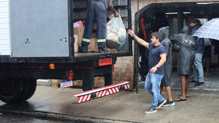 Câmara do Rio entrega mais de três toneladas de alimentos doados