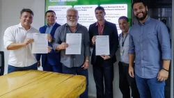 O Conselho Municipal do Rio está promovendo acordos com os correios e a Comlurb (empresa municipal de limpeza) para plantar árvores em praças e comunidades da cidade