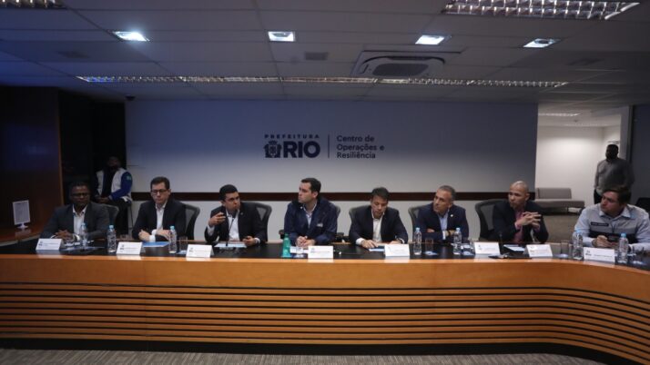 Caiado acompanha novas medidas de segurança para voos panorâmicos no Rio